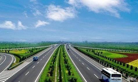 为什么中国高速路要收费, 美国却是免费的? 说