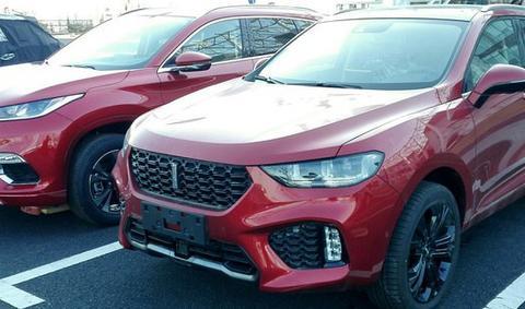 奇瑞高端越野EXEED TX与长城魏派VV5停在一起，气场丝毫不落后