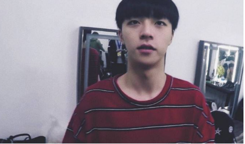 陈立农素颜上热搜，三百六十度无死角美颜