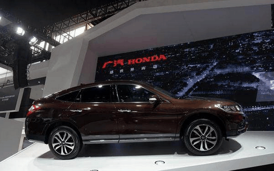 本田歌诗图为什么卖不过大众迈腾? 真的是内饰惹的祸吗?