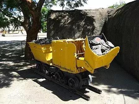 就看你膨胀不膨胀！劳斯莱斯首款SUV敢点进来吗？