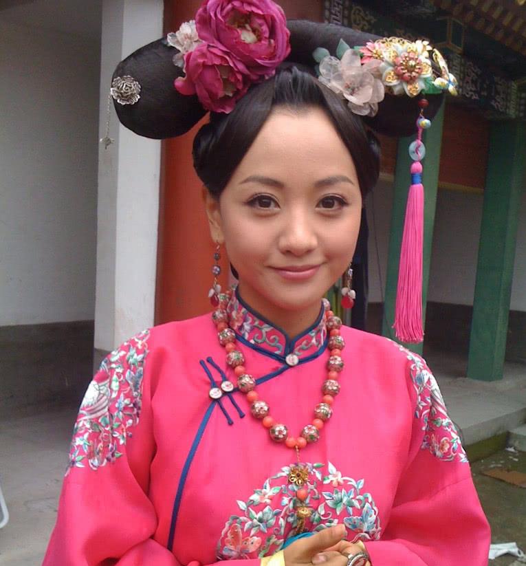 杨蓉《宫锁珠帘》最美五个造型,男装俏丽,图五让人眼前一亮!