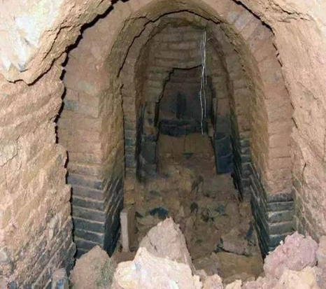 秦始皇墓为什么一直无人敢挖? 盗墓者的尸体给