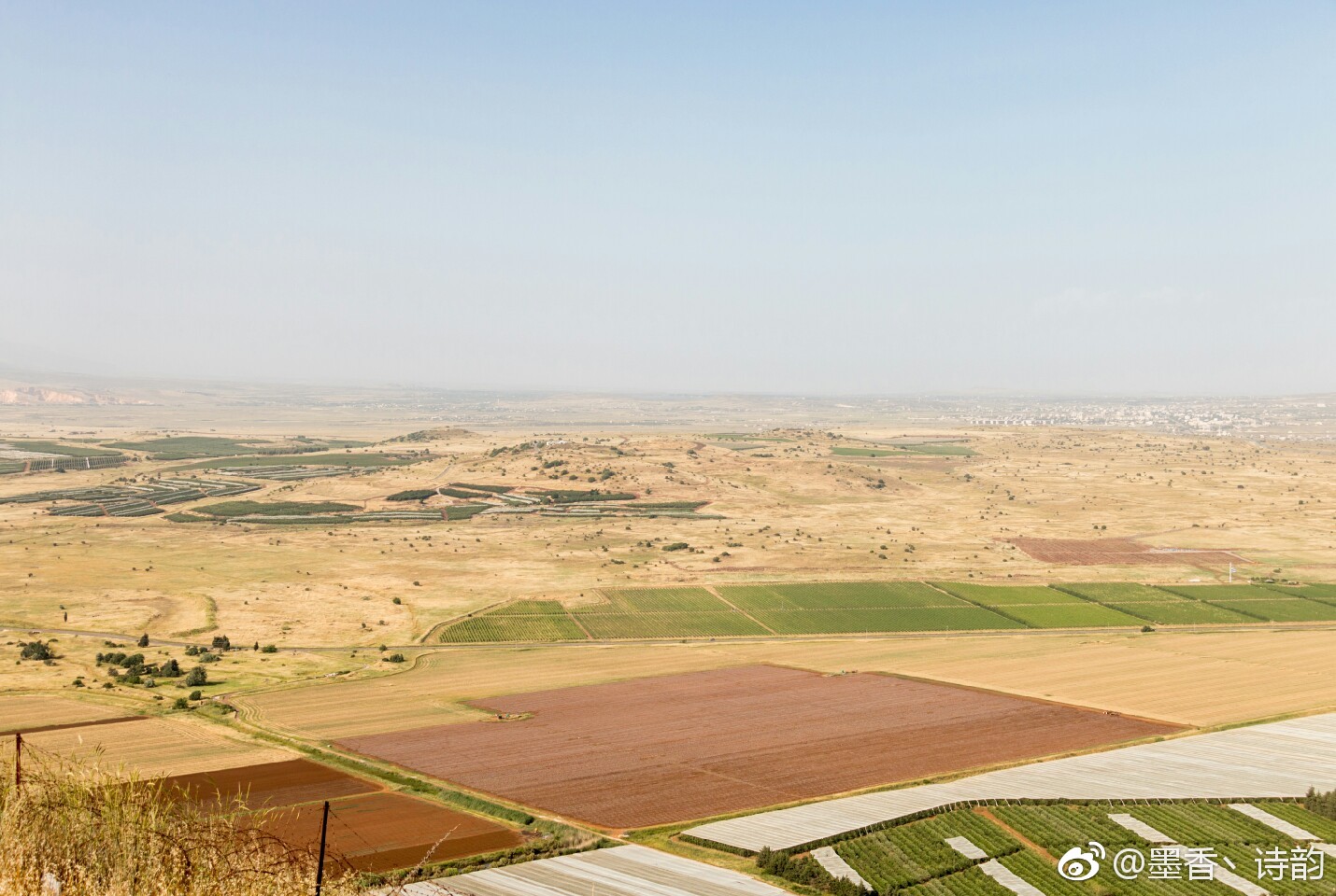 戈兰高地处于和叙利亚的交界,距离叙利亚首都