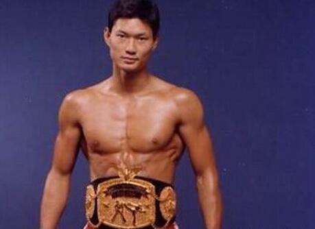 李连杰都钦佩他，60岁的他依旧满腔热血，低调开着武馆