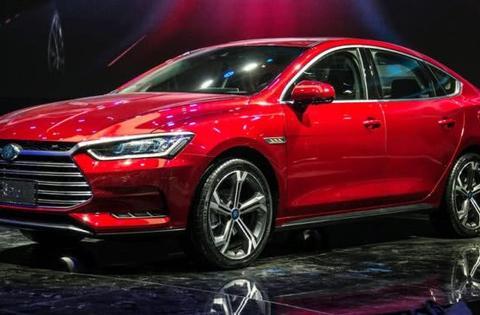 比亚迪秦PRO来了，网友：迄今为止最帅国产车，这车不火天理难容