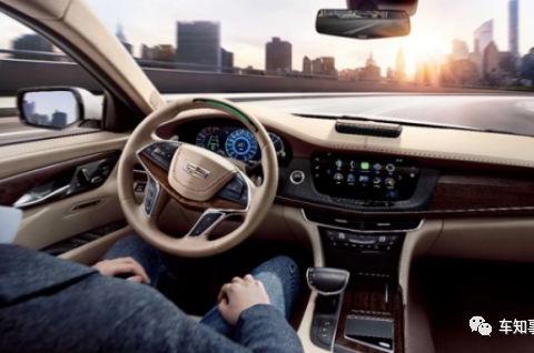 高速路上不握方向盘不踩油门，凯迪拉克CT6要的就是这感觉！