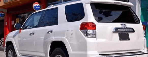 这车价格比陆巡便宜, 但性能和它差不多, 唯一的不足就是小了点