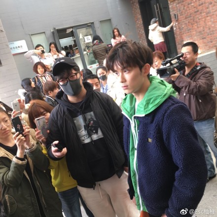 不P图不美颜的小鲜肉吴磊素颜生活照曝光 和你