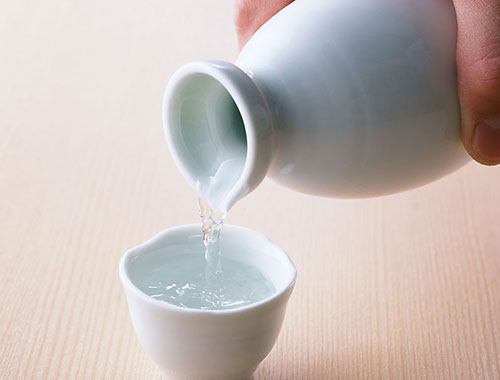 大蒜泡酒泡多长时间可以喝?有什么功效?