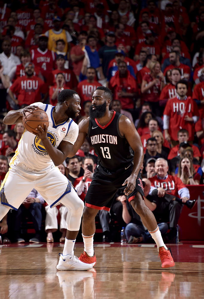 NBA西决首战勇士击落火箭 1悍将4项数据全队