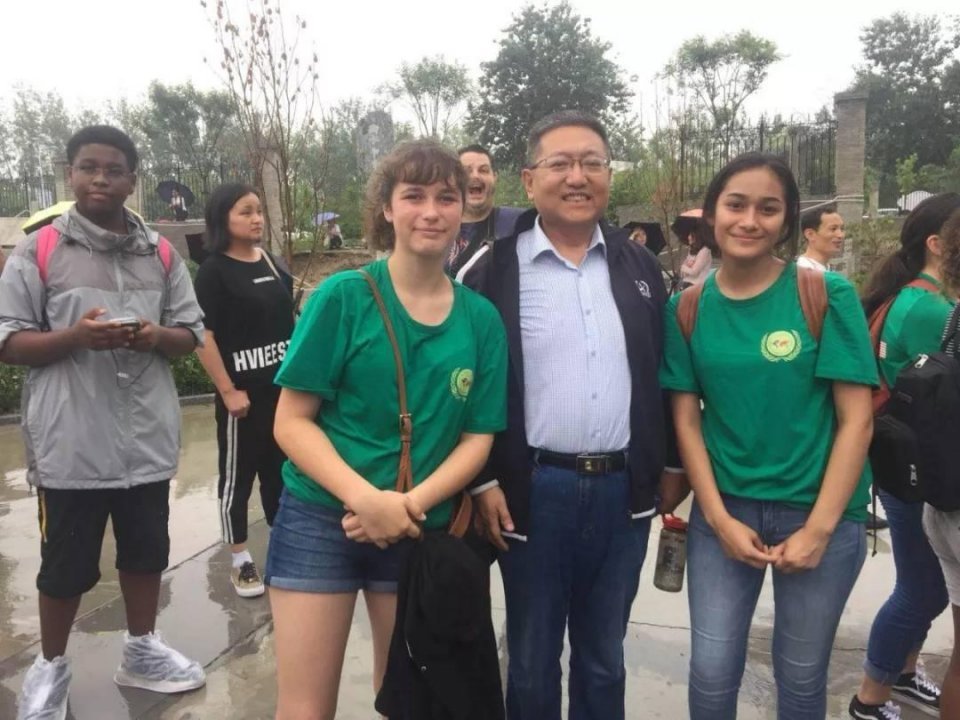 衡水中学实验学校,2018中考成绩惊人啊,校门口