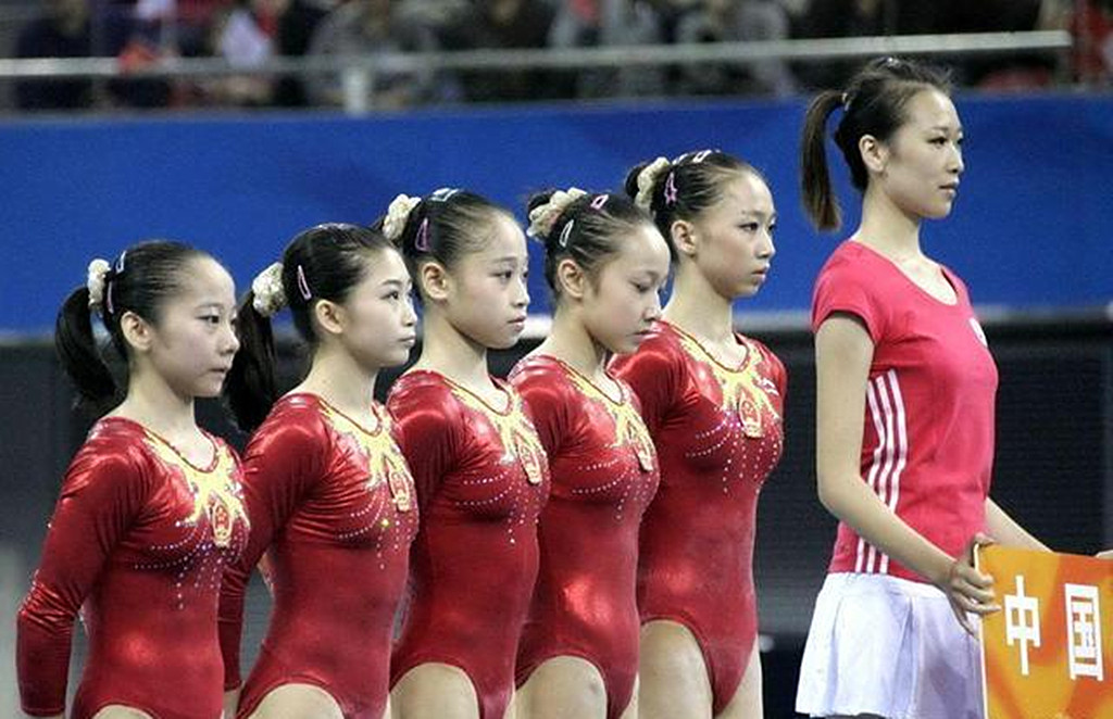 1米32体操世界冠军曾一人夺4金，如今35岁，退役后穷困潦倒！
