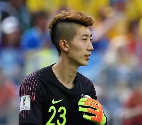 俄罗斯世界杯韩国门将赵贤佑带妆上场火了,原