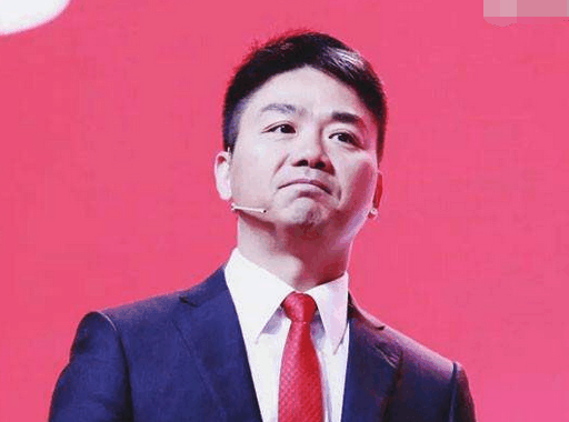 曾被女友看不起, 如今身家百亿座驾, 众人佩服