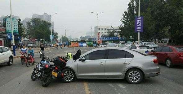 大众速腾怼上一辆日系摩托车, 保险公司定损之