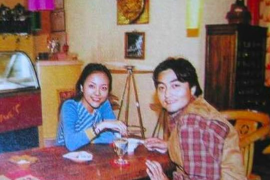 恩爱14年的汪涵与杨乐乐，两人都是二婚，前妻身份曝光令人惊讶！