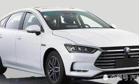 比亚迪新一代秦实车终于曝光，外形艳丽内饰奢华