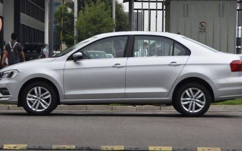 刚买卡罗拉就后悔！小号迈腾油耗5.7L 131马力配双离合