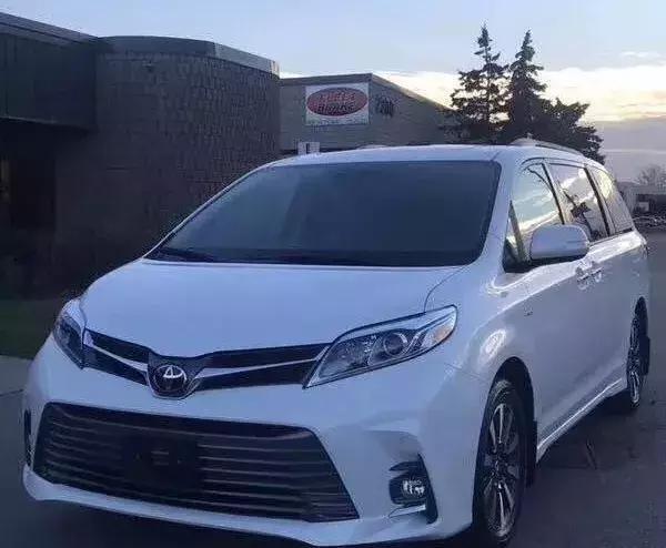 2018款丰田塞纳性能配置详解