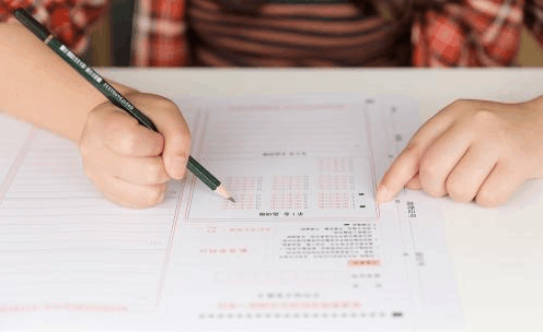 孙子高考成绩89分,爷爷含泪申请查分数,结果让