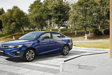 吉利收购沃尔沃后冲击轿车领域，新车直接叫板朗逸，颜值碾压轩逸