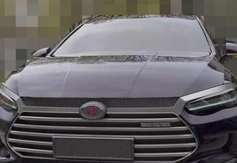 全新比亚迪“秦”实车亮相，经典溜背式造型突显动感