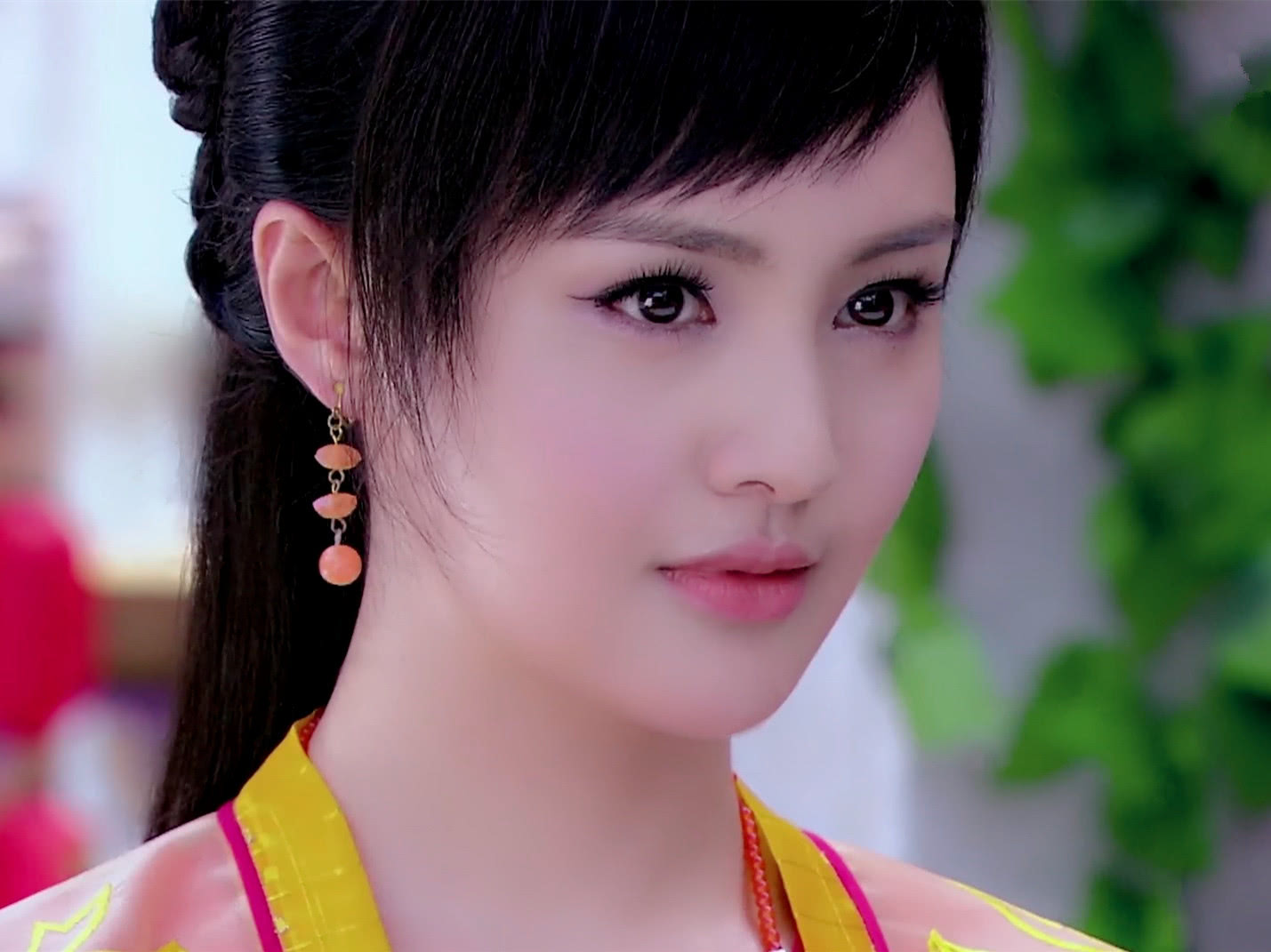 同样是出演狐仙,刘诗诗清冷郑爽可爱,可最美还