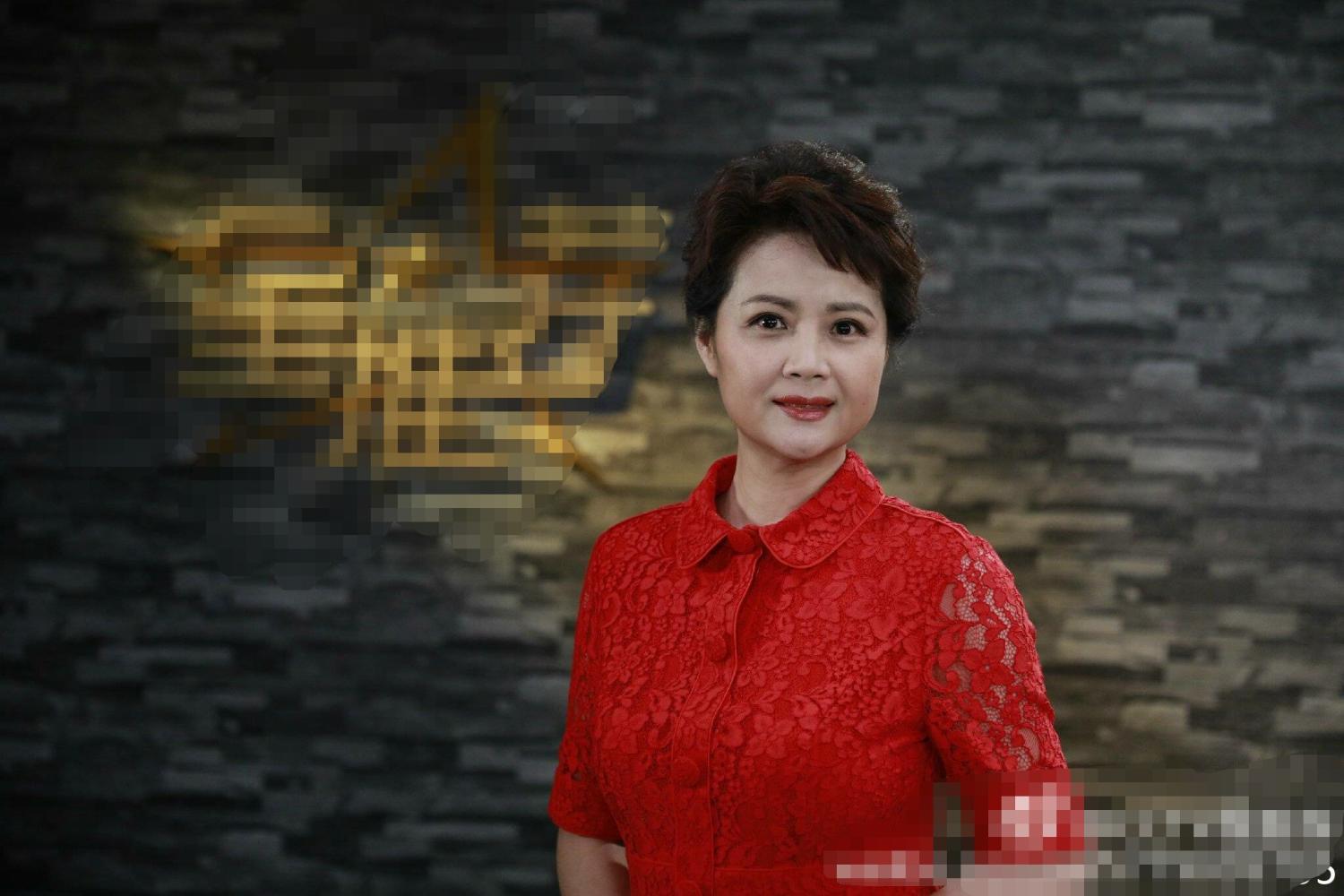 看看52岁茹萍、61岁李建群、52岁郑爽近照，这才是美了一辈子