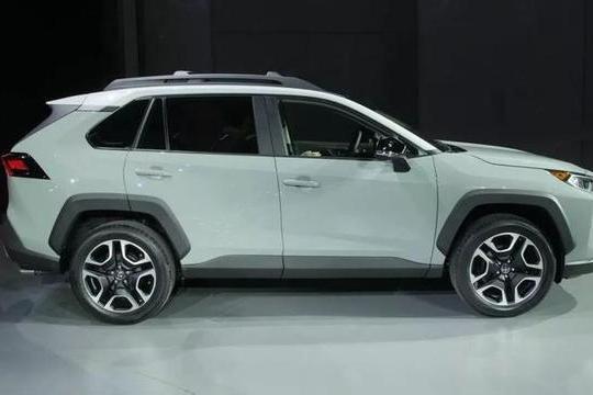 丰田发布新车，外观超前，网友：CRV都比它好看