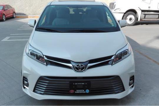 丰田塞纳18款两驱，3.5L商务LTD七座顶配