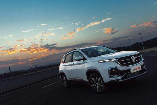 宝骏又推全新SUV, 外观比途观好看, 尺寸大过H6, 6万多又成神话