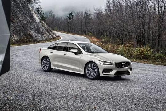 美翻！全新沃尔沃S60即将亮相，这颜值让3系、ES都垂涎！