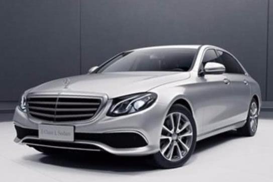 奔驰E级继奥迪A6后也配上了手动挡，网友说起步之前先挂倒挡