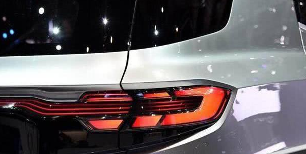 买进口SUV比普拉多霸气，配奔驰内饰只要仅13万