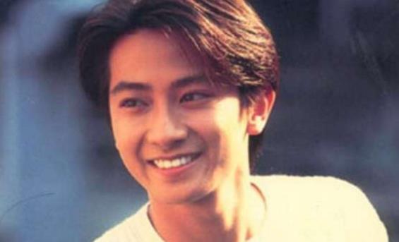 他曾是应采儿前男友，与郑家榆相恋过，如今44岁娶了小8岁娇妻！