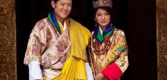 不丹国王旺楚克，迎娶不丹王后打破一夫多妻制：王后真美丽
