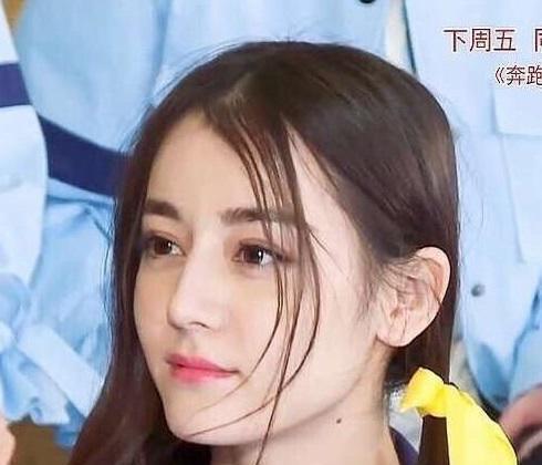 迪丽热巴罕见"未修图"曝光