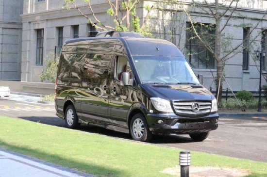 18款奔驰斯宾特宾房车 北京车展引围观