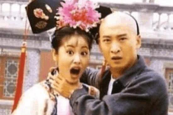 明星片场在片场,杨幂抓脚,baby抽烟,胡歌靳东一