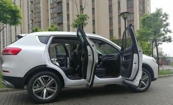 都说这车像几十万的, 我这车价格不贵, 但是看上去档次够高