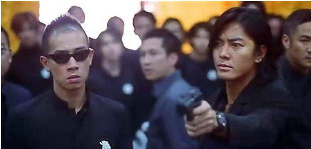 凭借《古惑仔》走红, 一辆路虎开了10年, 至今单身没人肯嫁