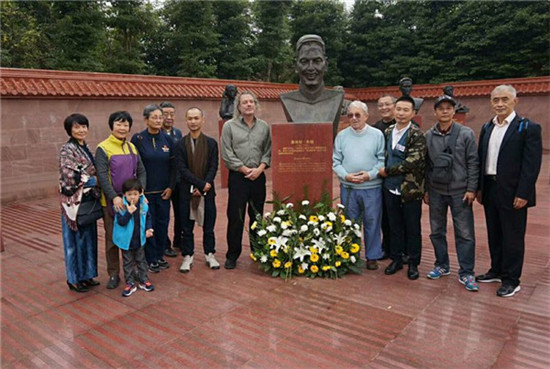 失联76年的二战援华义士——詹姆斯.布朗今天与家人团聚