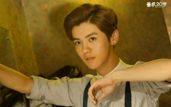 《甜蜜暴击》鹿晗关晓彤主演的热血校园青春剧