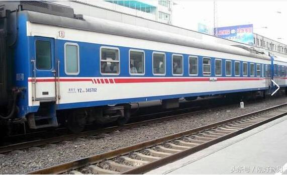 为什么现在火车红皮列车越来越少见了,看完才明白国家的良心用苦