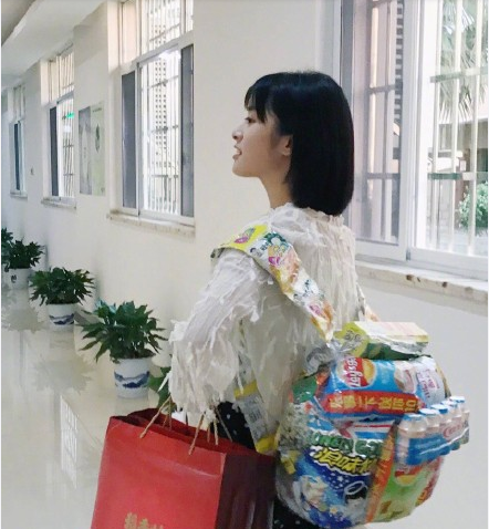 沈月拍戏昏倒,热巴误伤自己坚持工作,杨幂怀孕