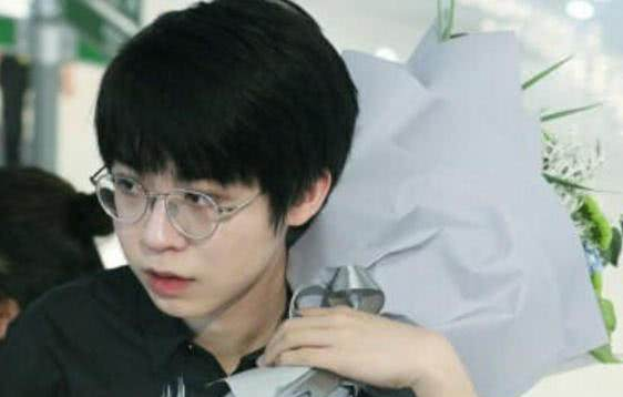 当红主播的真实名字,一个比一个奇怪,冯提莫的