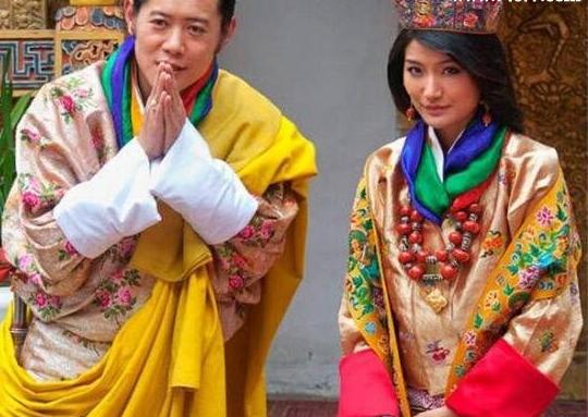 不丹国王旺楚克，迎娶不丹王后打破一夫多妻制：王后真美丽