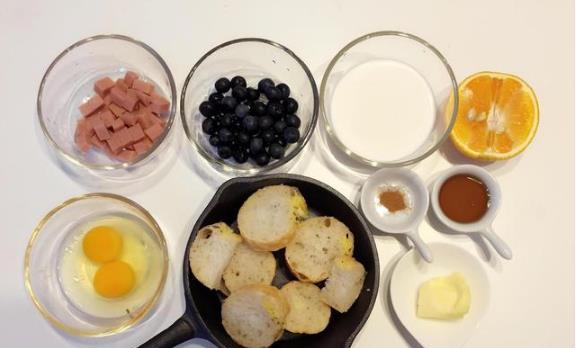 七个半月的宝宝一天应该吃几次辅食?一次吃多