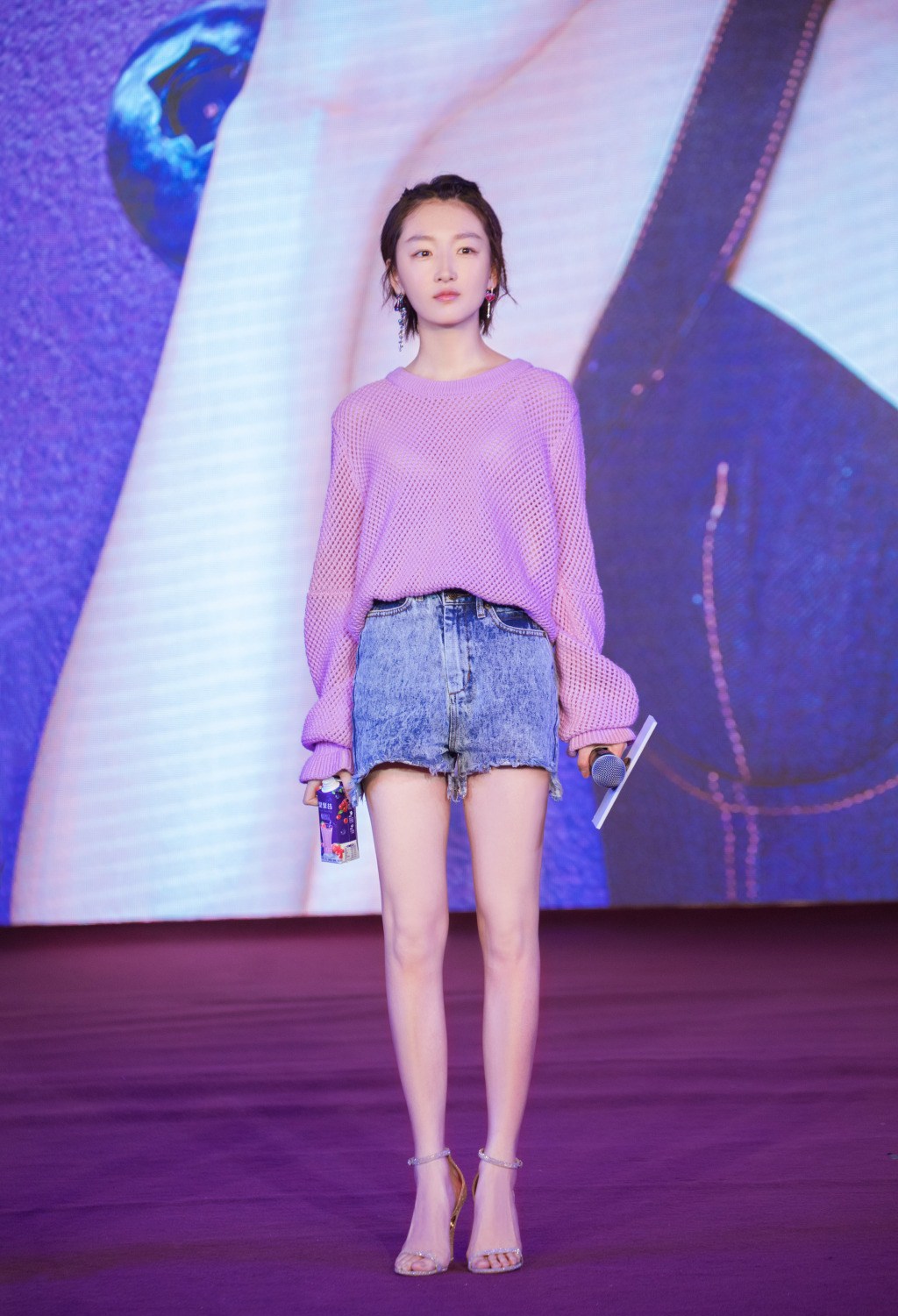 周冬雨把泳衣穿成童装?这下终于明白男生为什